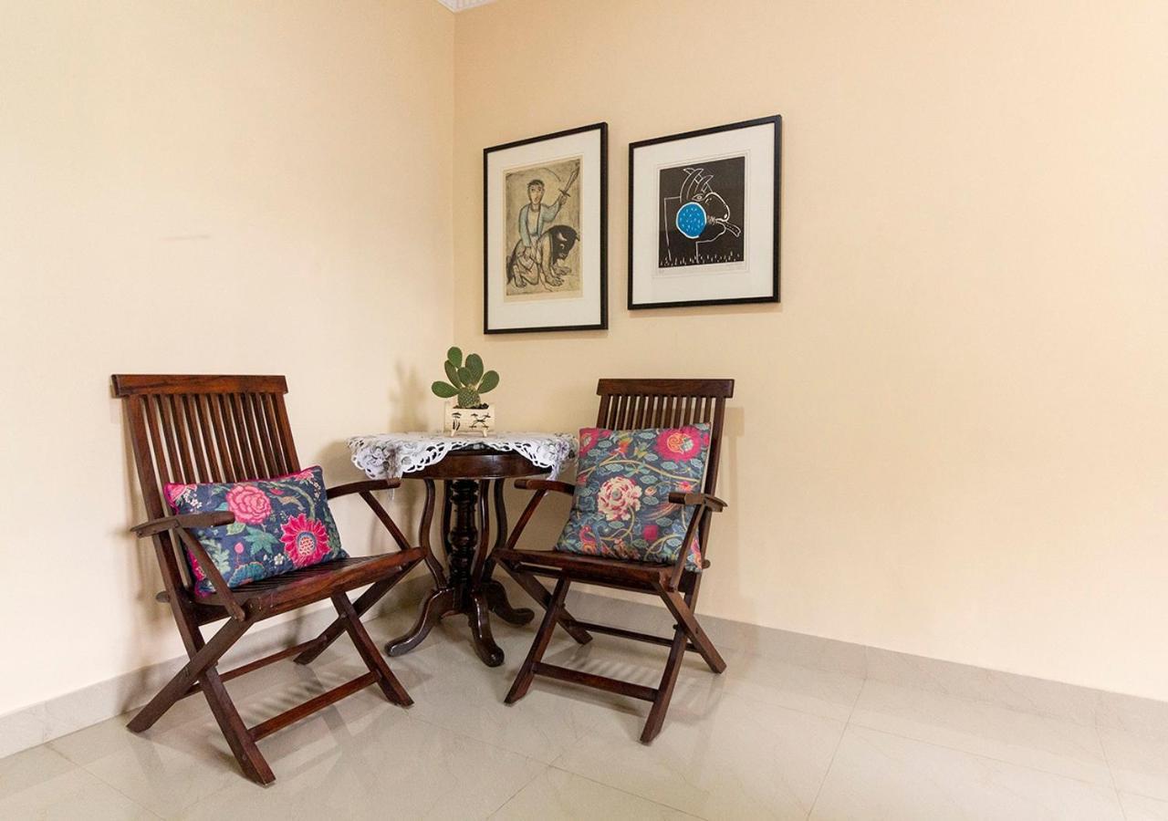 Neelam Bed & Breakfast Колката Екстериор снимка