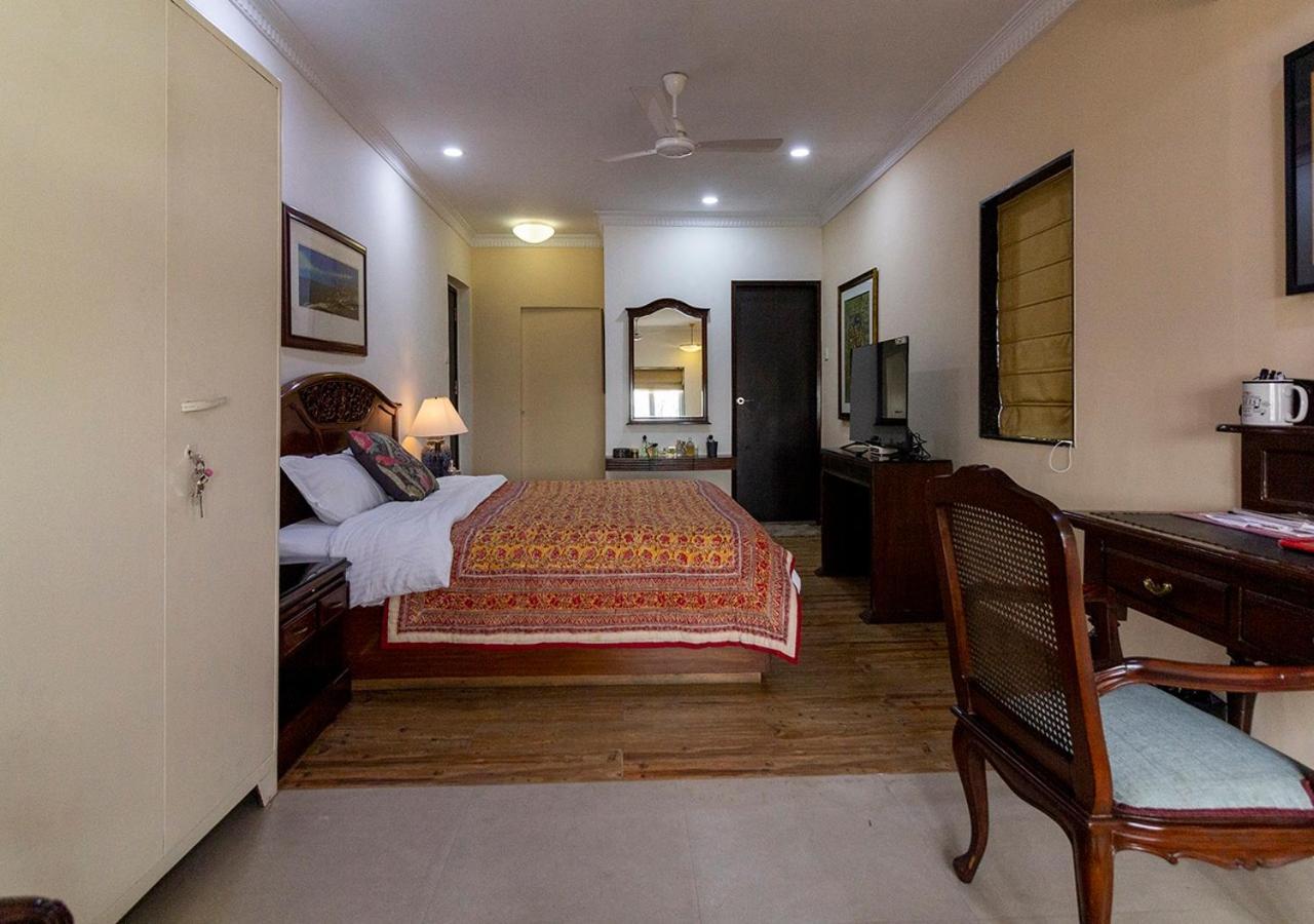 Neelam Bed & Breakfast Колката Екстериор снимка