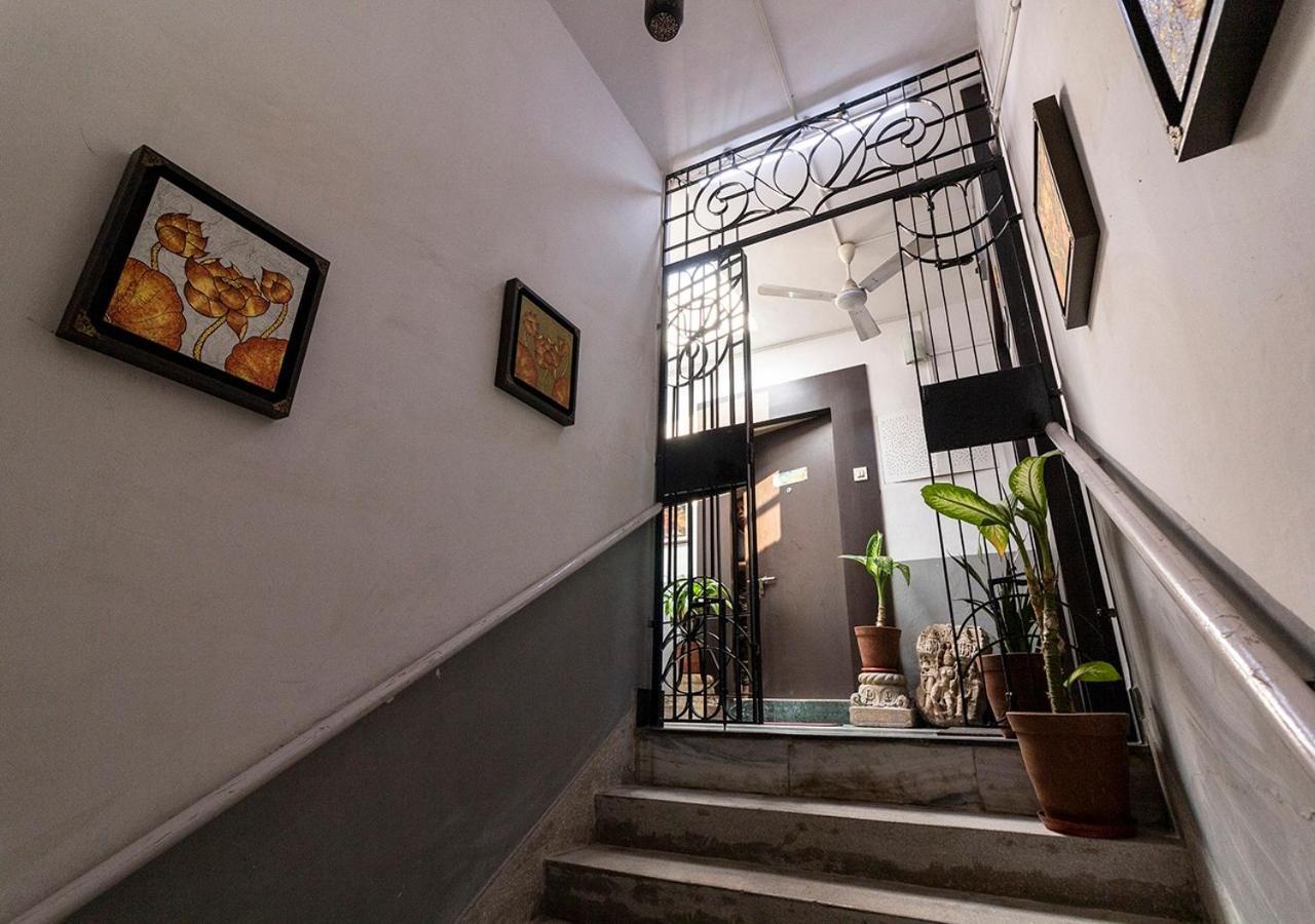 Neelam Bed & Breakfast Колката Екстериор снимка